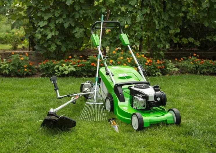 Lawn Mowing in Indio, CA - Landscaper